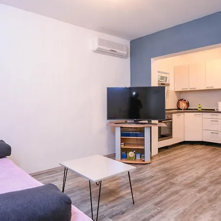 In Vineyard Paradise Dingac Peljesac Potomje